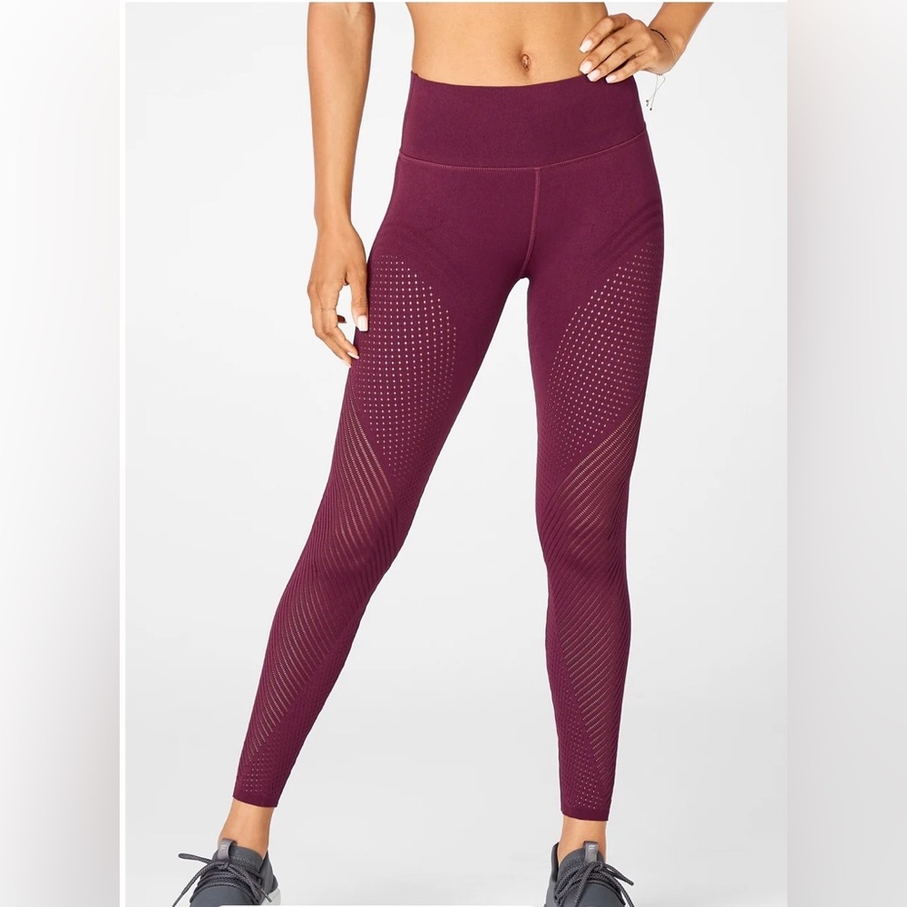 Fabletics | SculptKnit High Waisted Leggings (reg. 27) | Port Wine | L